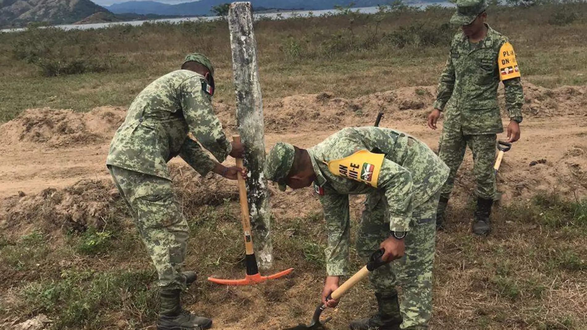 pista clandestina, destruccion, ejercito